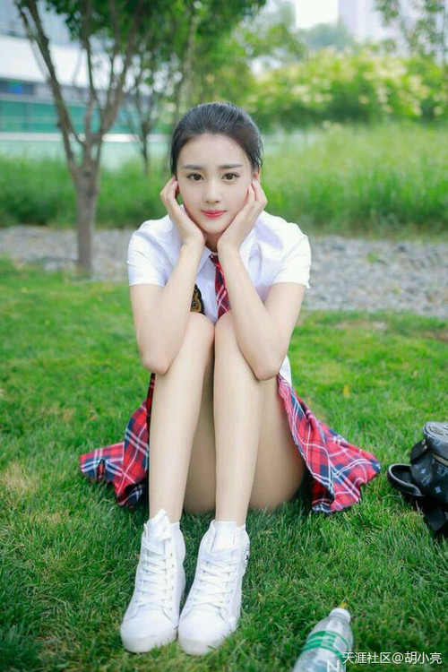 电竞比赛中的团队精神：信任配合，共同努力，电竞团队成员