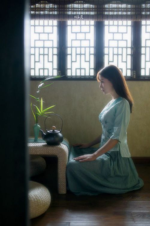 西班牙马术协会与国际马术组织合作,举办青少年马术交流活动,促进国际理解。