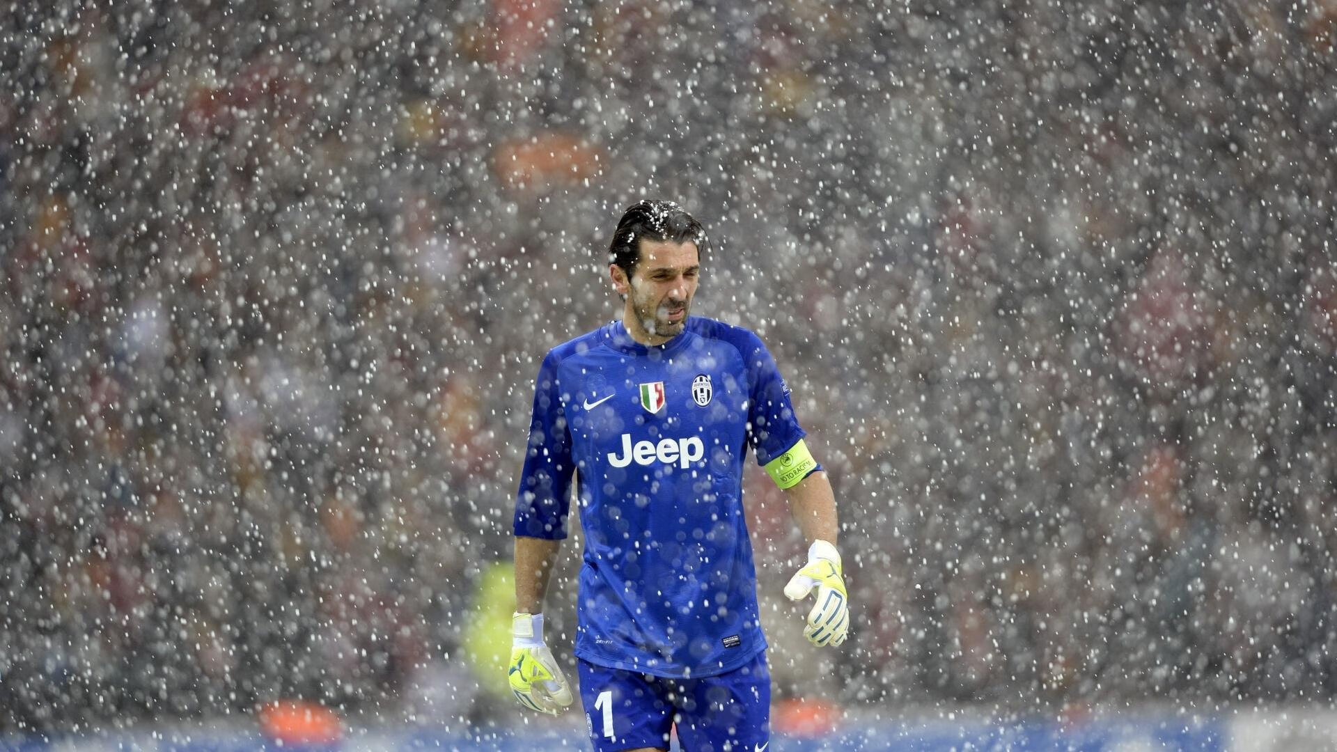 开云官网-老将是否应转型为场上导师角色，老将是否应转型为场上导师角色