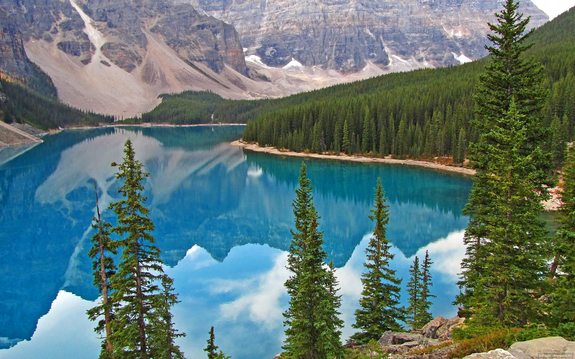 李冰洁泳池对决 展现中国选手韧性,李冰洁泳装